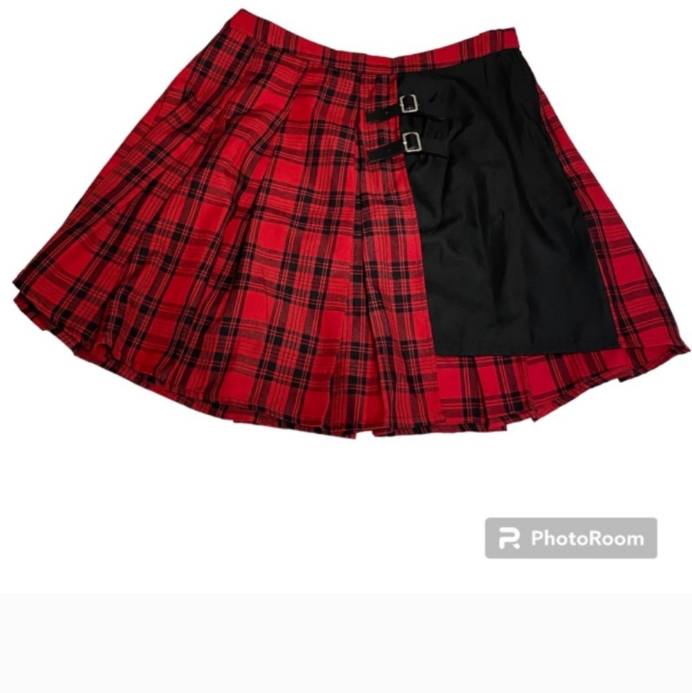 Plaid Skirt with 2 Buckle design